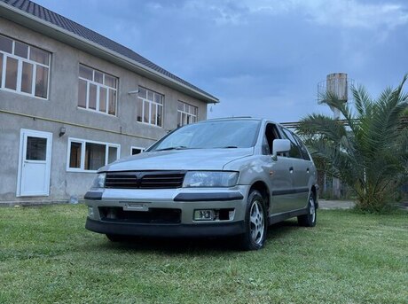 Mitsubishi Chariot Grandis