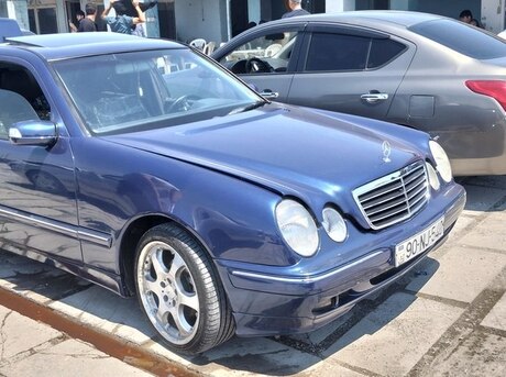 Mercedes E 240