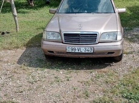Mercedes C 180