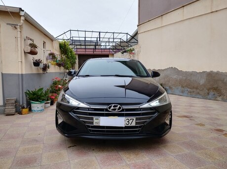 Hyundai Elantra