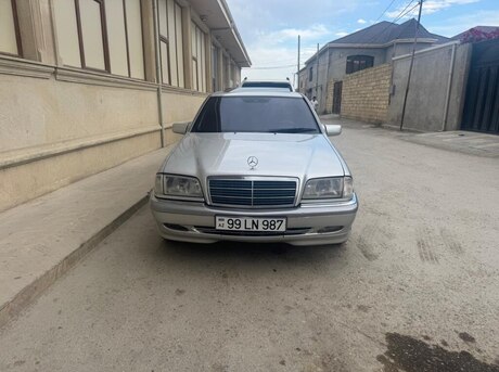 Mercedes C 240