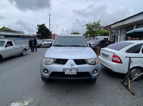Mitsubishi L200
