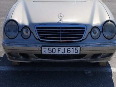 Mercedes E 240
