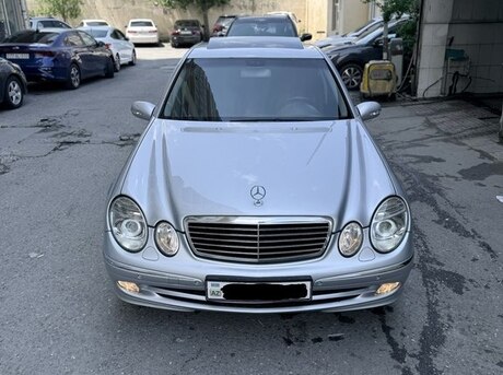 Mercedes E 200