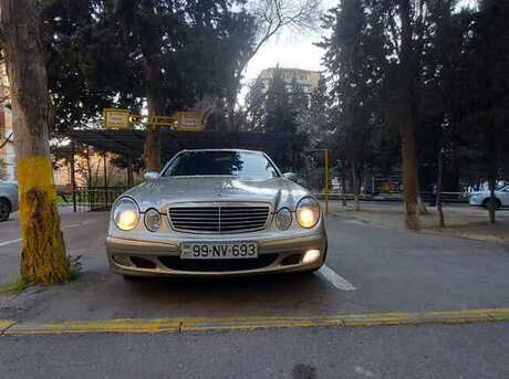 Mercedes E 220