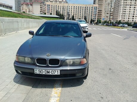 BMW 523