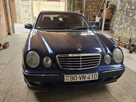 Mercedes E 240