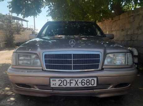 Mercedes C 180