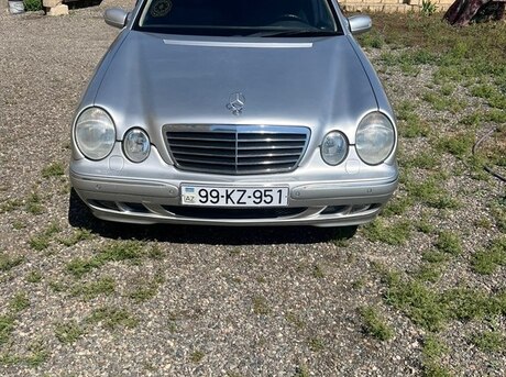 Mercedes E 240