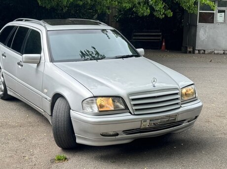 Mercedes C 240