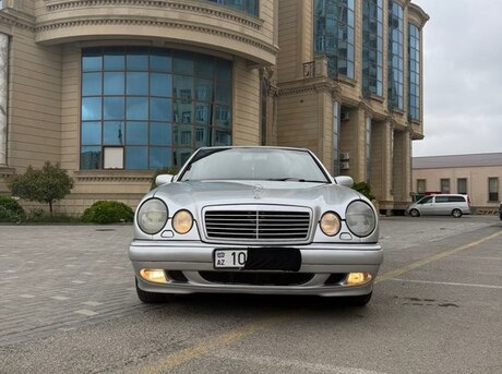 Mercedes E 240
