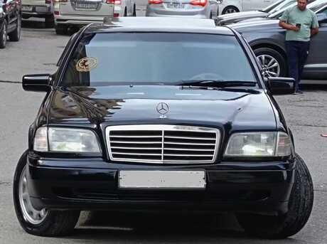 Mercedes C 200