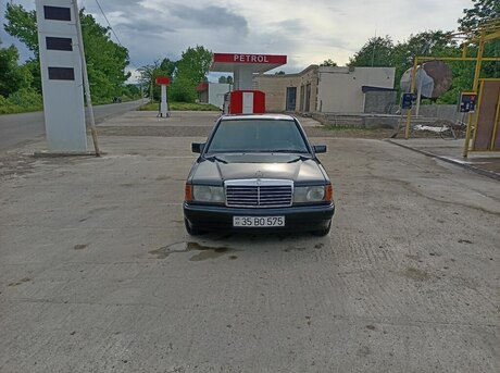 Mercedes 190