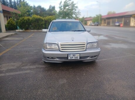 Mercedes C 230