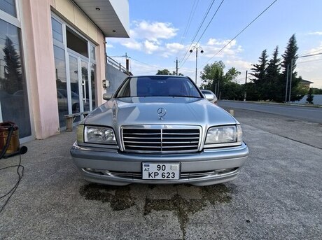 Mercedes C 230