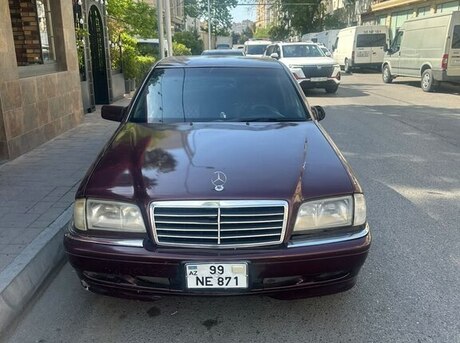 Mercedes C 240