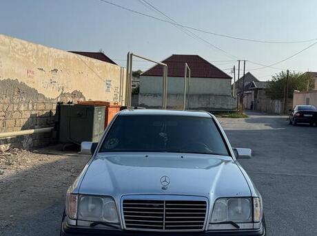 Mercedes 220 E