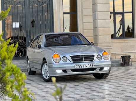 Mercedes E 270