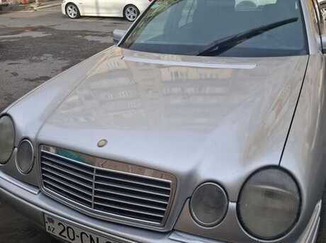 Mercedes E 240