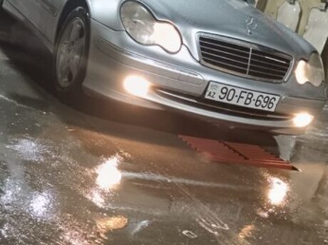 Mercedes C 240