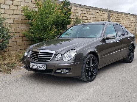 Mercedes E 220