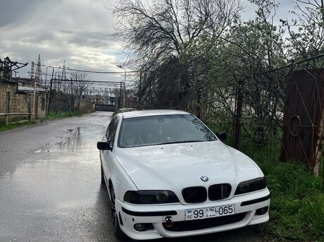 BMW 523