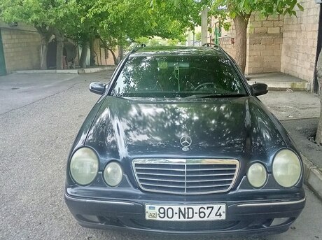 Mercedes E 240