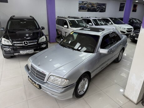 Mercedes C 200