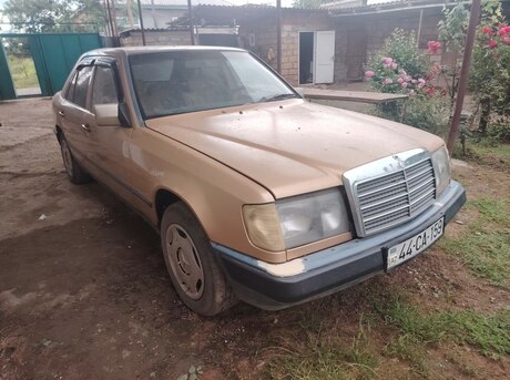 Mercedes 260 E