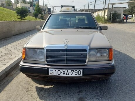 Mercedes 200 E
