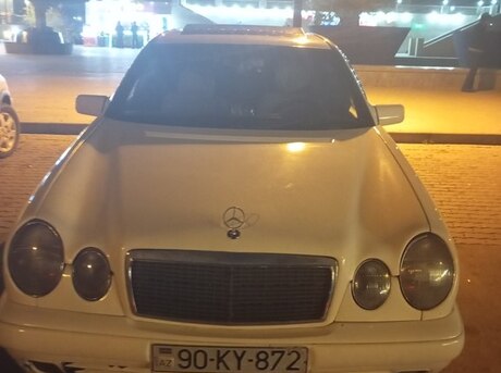 Mercedes E 220