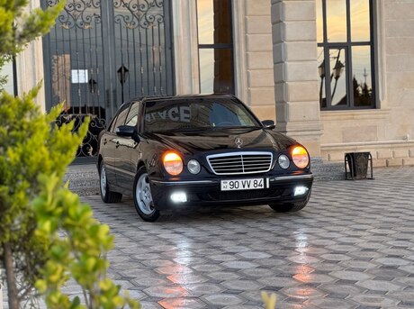 Mercedes E 220