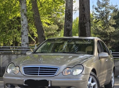 Mercedes C 240