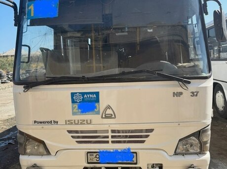 Isuzu NP 37