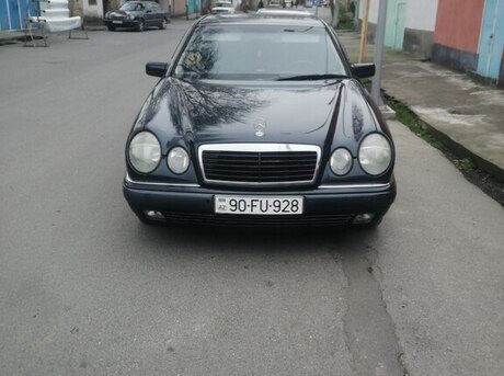 Mercedes E 240