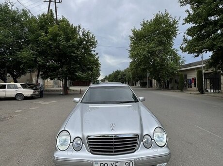 Mercedes E 240