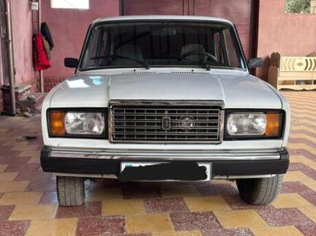 LADA (VAZ) 2107