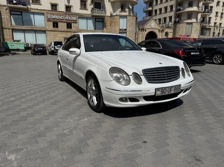 Mercedes E 220