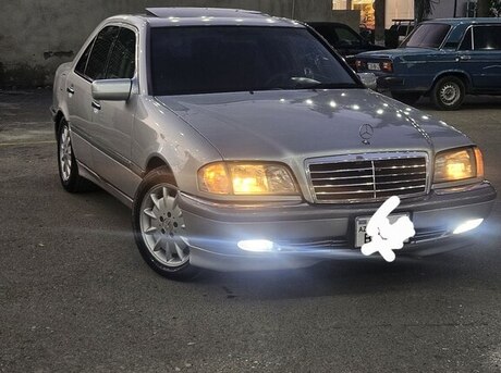 Mercedes C 230