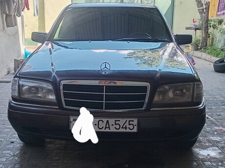 Mercedes C 200