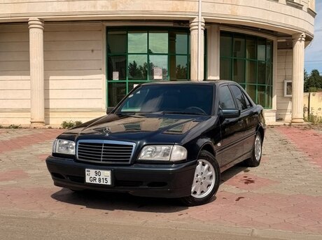 Mercedes C 200