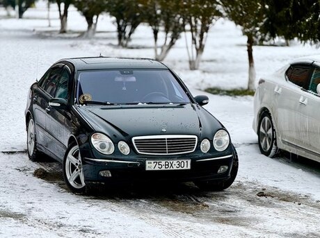 Mercedes E 240