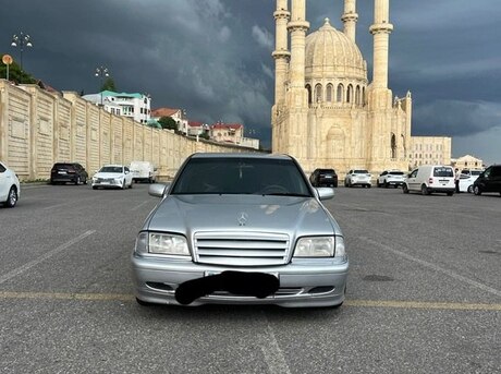 Mercedes C 240