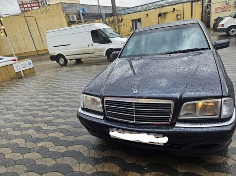 Mercedes C 180