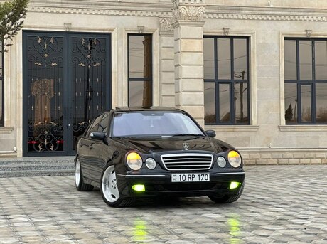 Mercedes E 320