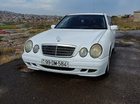 Mercedes E 220