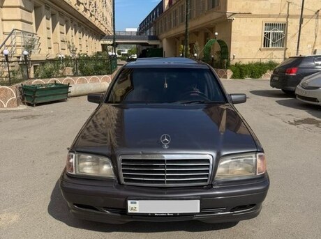 Mercedes C 180