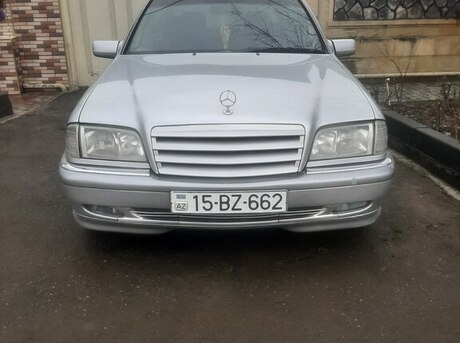 Mercedes C 180
