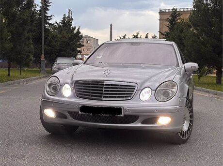 Mercedes E 240