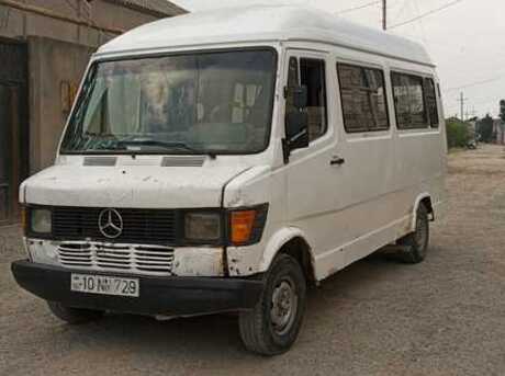 Mercedes 208 D